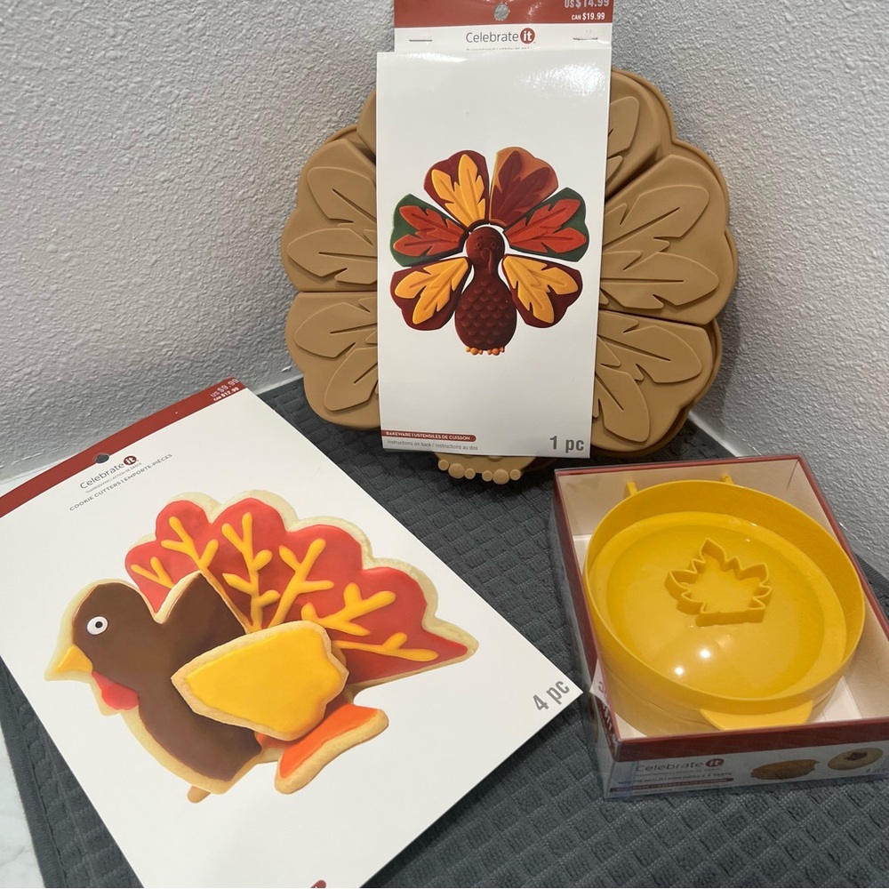 Thanksgiving Turkey Bakeware Cake Cookie Cutters Pie Fall Autumn Baking Lot